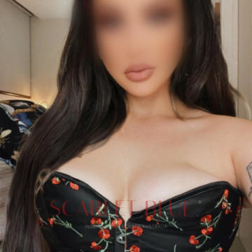 Selfie Pics from Lucy Hart - Private Escort Melbourne
