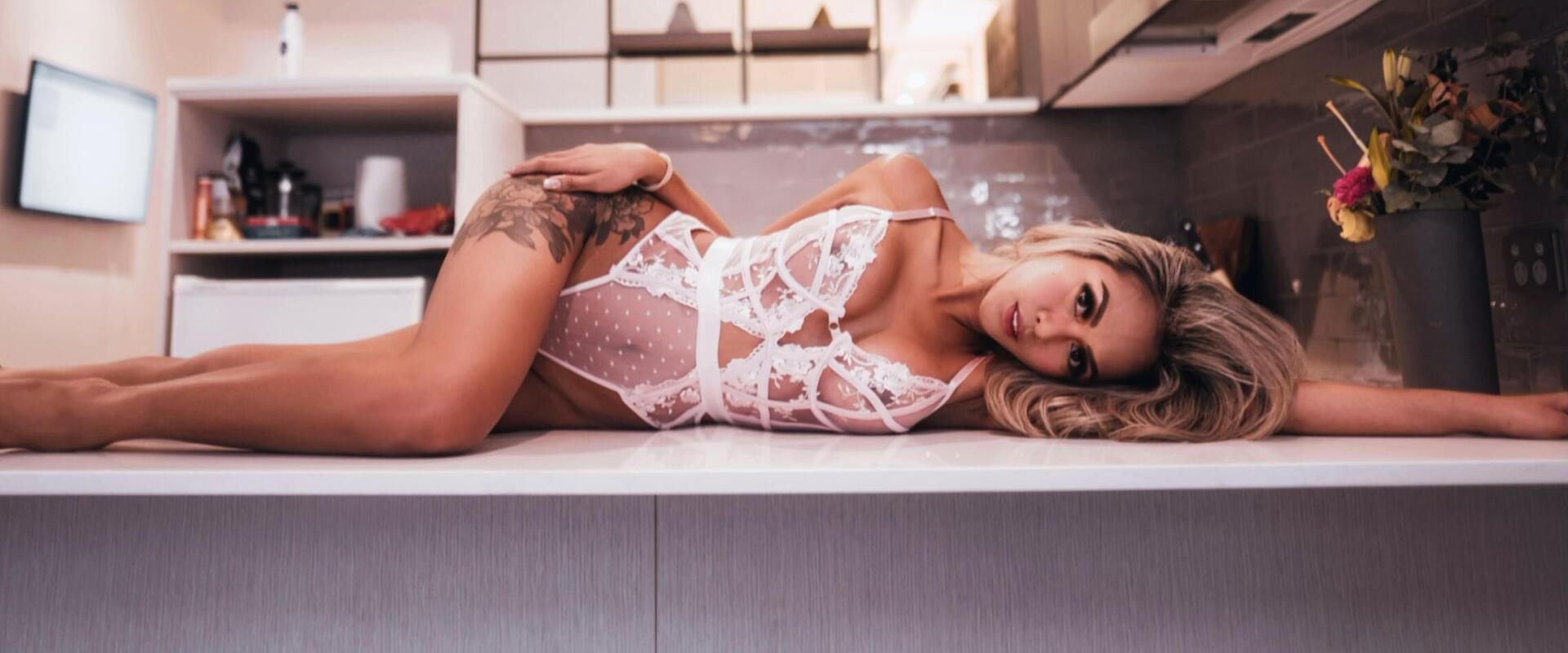 Candy Muse -  Touring escort