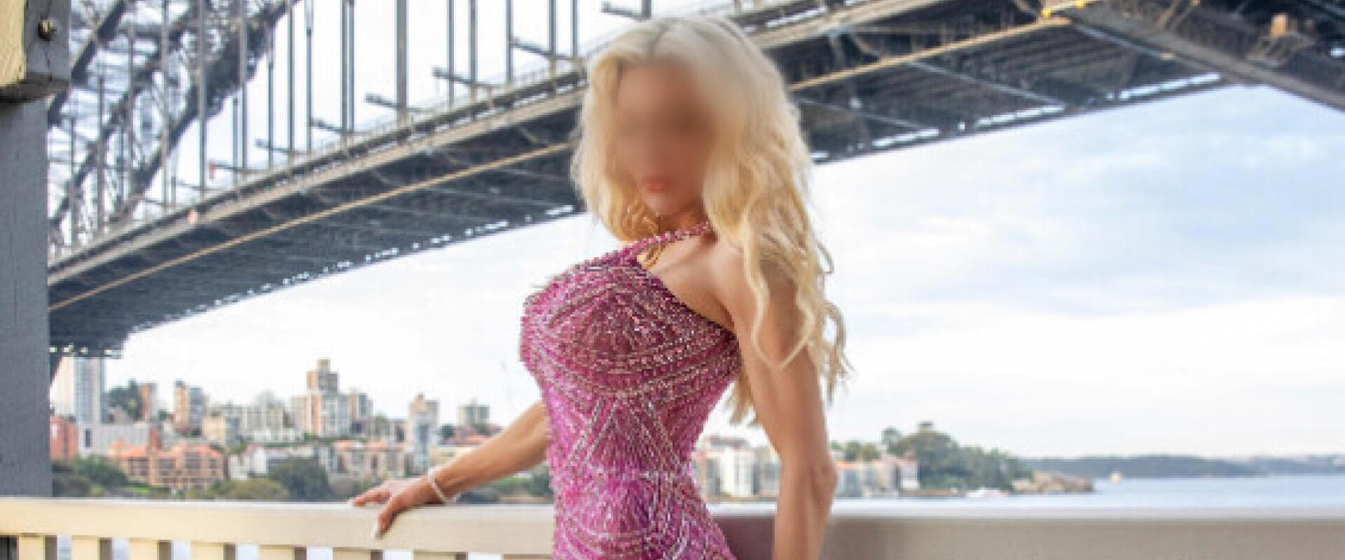 Ms London Foxx -  Blonde escort